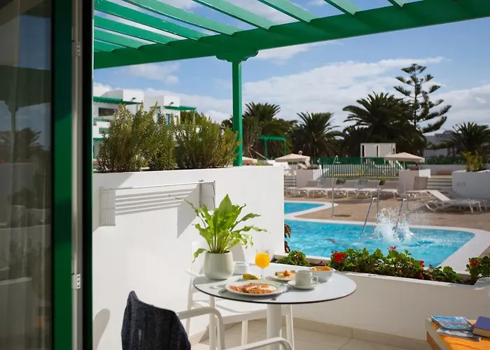 Nazaret Aparthotel 4*