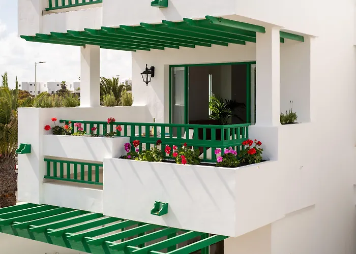 Nazaret Aparthotel 4*