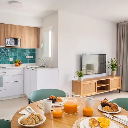 Ξενοδοχείο με διαμερίσματα Nazaret 4*